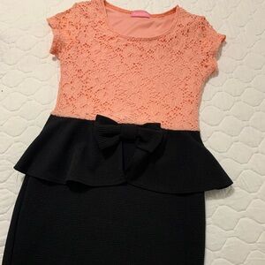 Girls Dress Size 7-8 Color Coral and Black